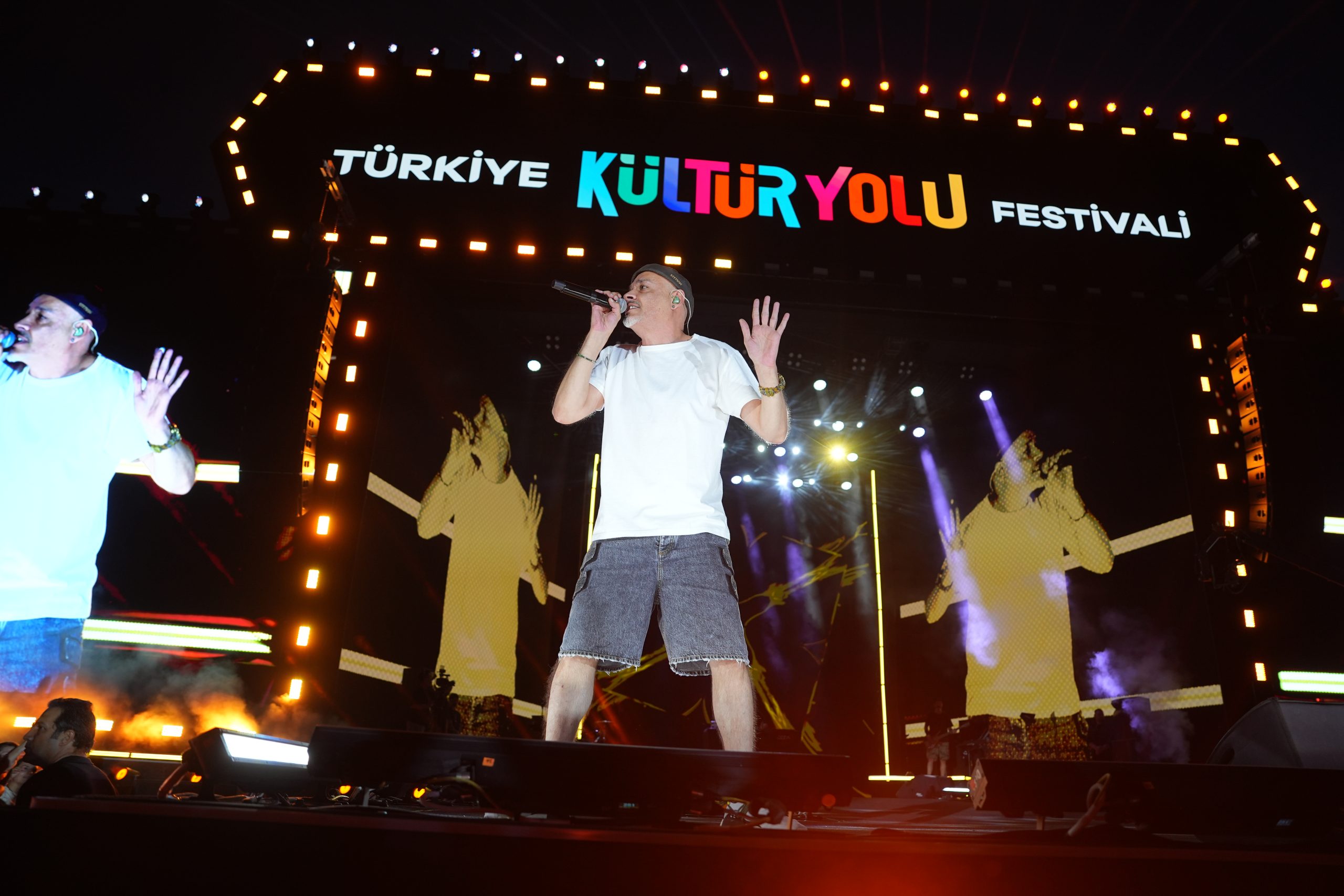 Ceza’dan Bursa Kültür Yolu Festivali’nde Bursaspor jesti