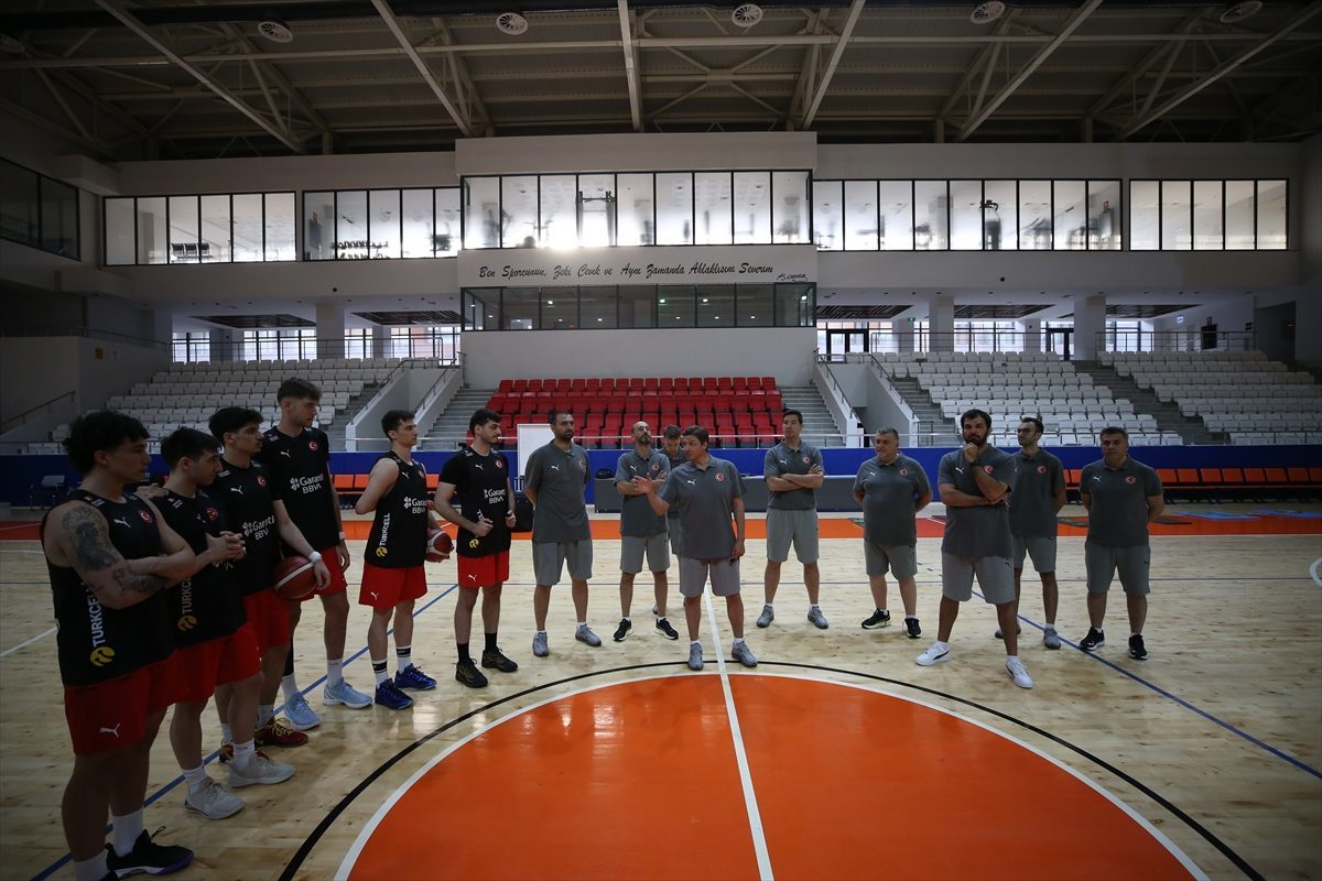 20 Yaş Altı Erkek Basketbol Milli Takımı, Avrupa Şampiyonası için Çanakkale’de kampa girdi