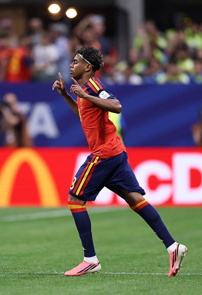 Lamine Yamal gol sevinci