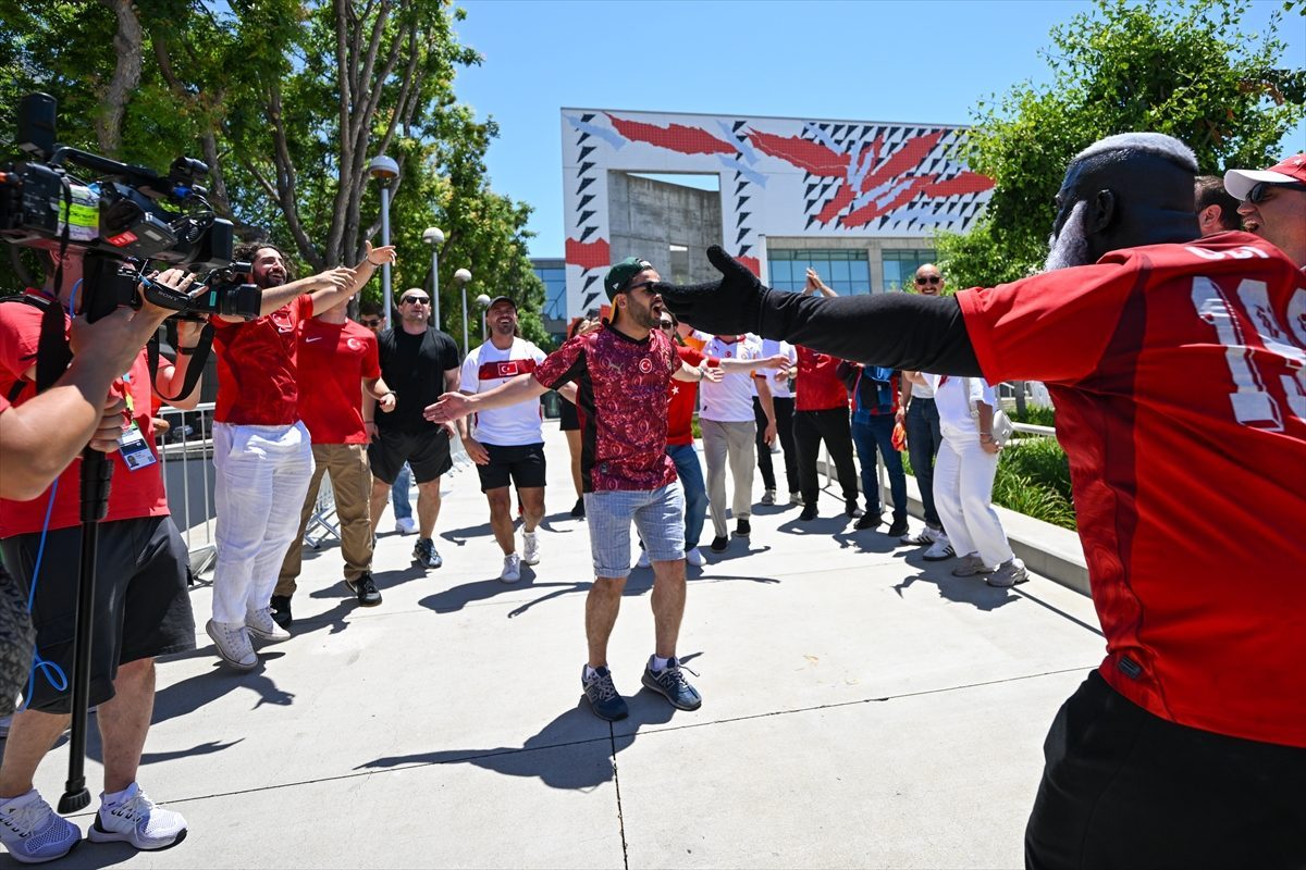A Milli Futbol Takımı, Paraguay maçının oynanacağı San Jose’ye ulaştı