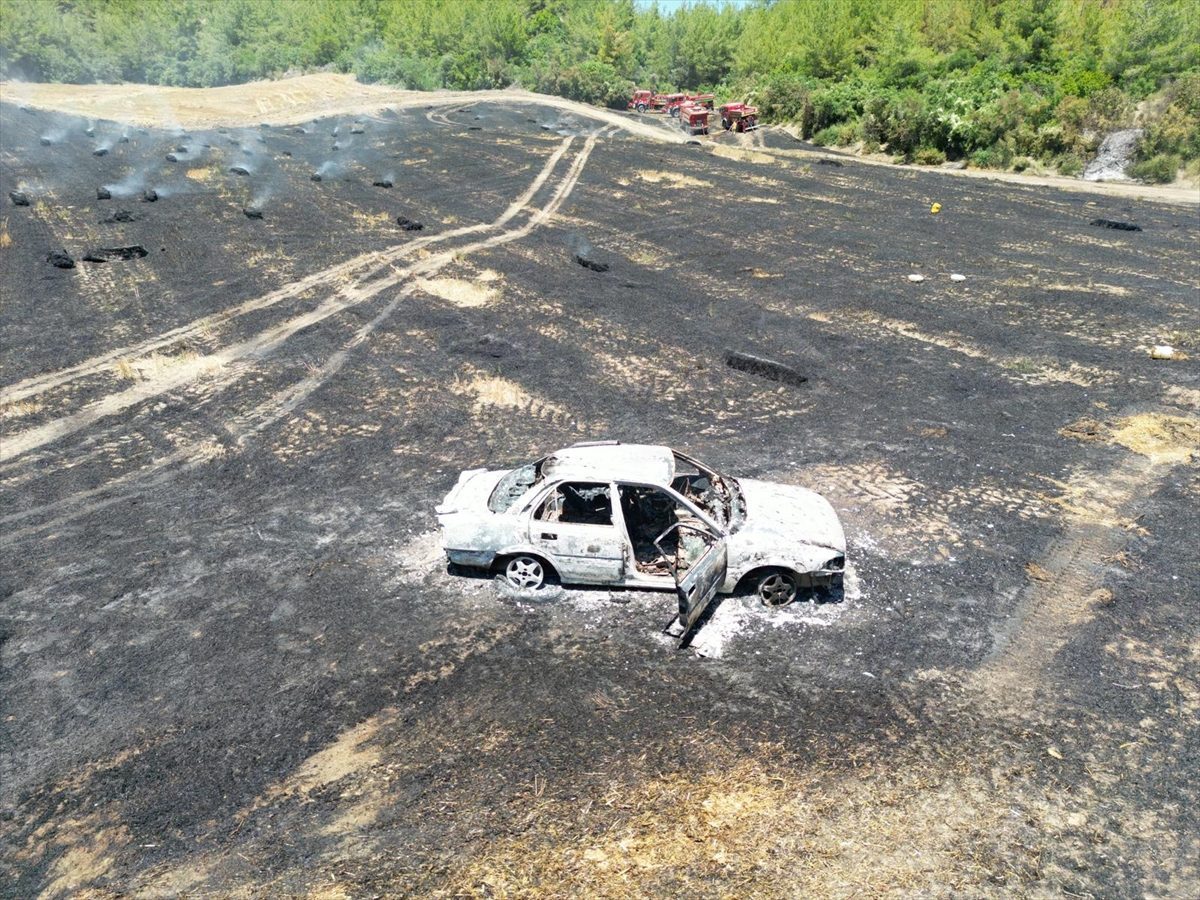 Adana’da park halindeki araçta çıkan yangın ormanlık alana sıçradı