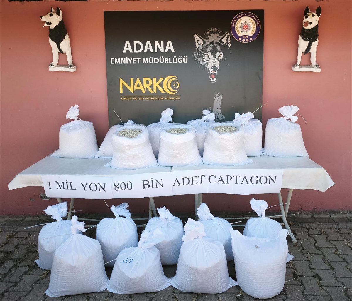 Adana’da tırda 1 milyon 800 bin uyuşturucu hap ele geçirildi