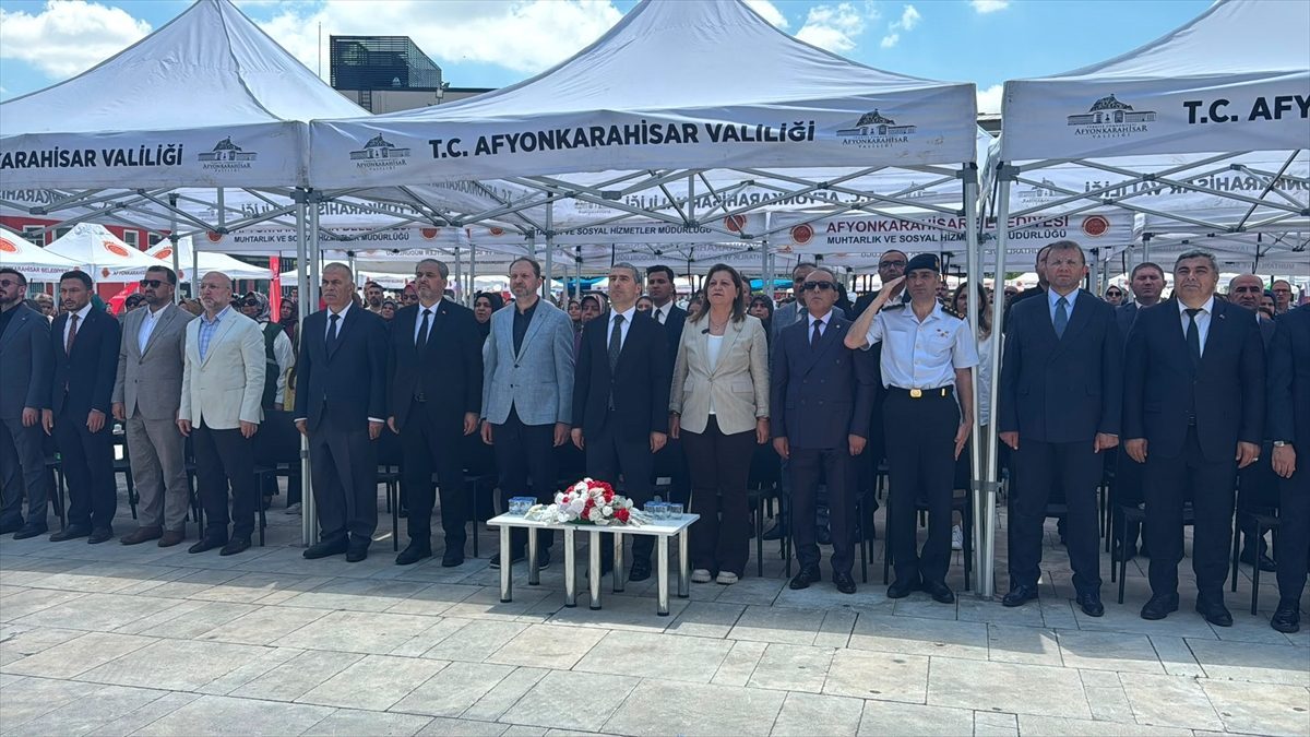Afyonkarahisar’da “Yeşilay Sağlıklı Yaşam Ligi”nin şampiyonları törenle ödüllerini aldı