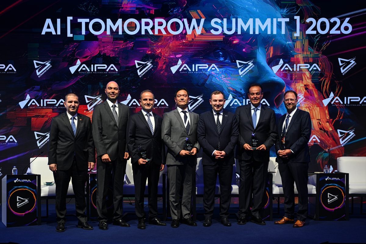 “AI Tomorrow Summit” etkinliğinde yapay zekanın e-ticaret uygulamalarına etkisi ele alındı