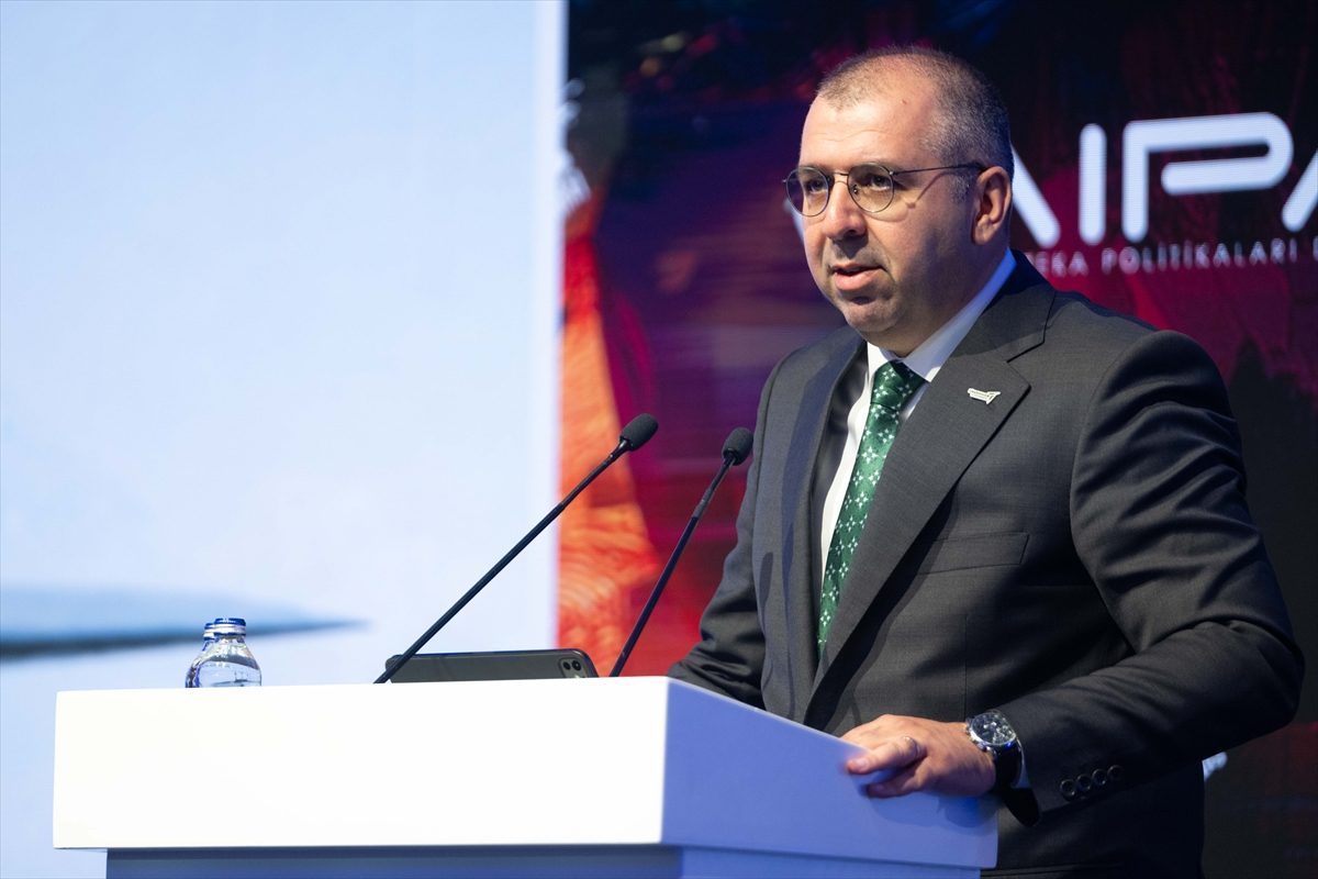 “AI Tomorrow Summit”te yapay zekanın stratejik ve sektörel etkileri ele alındı