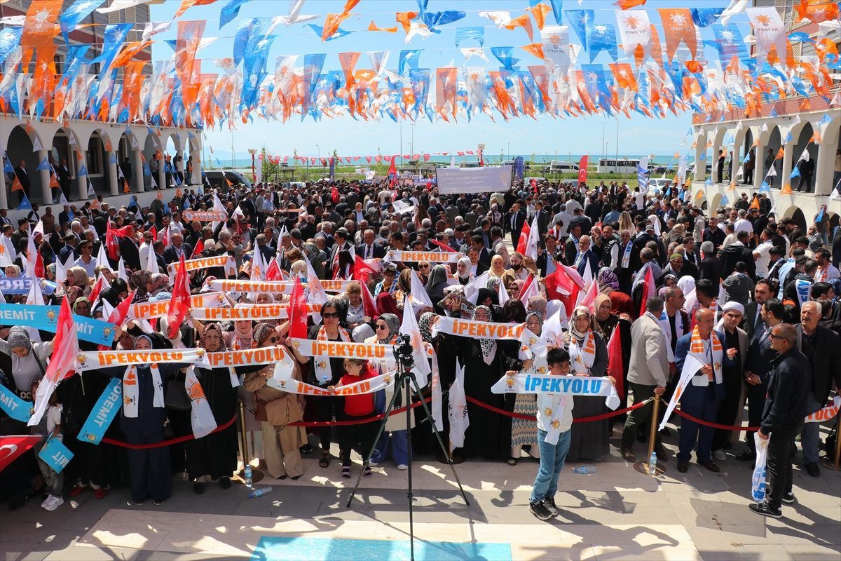 AK Parti Genel Başkan Yardımcısı Büyükgümüş, Van’da partililere hitap etti: