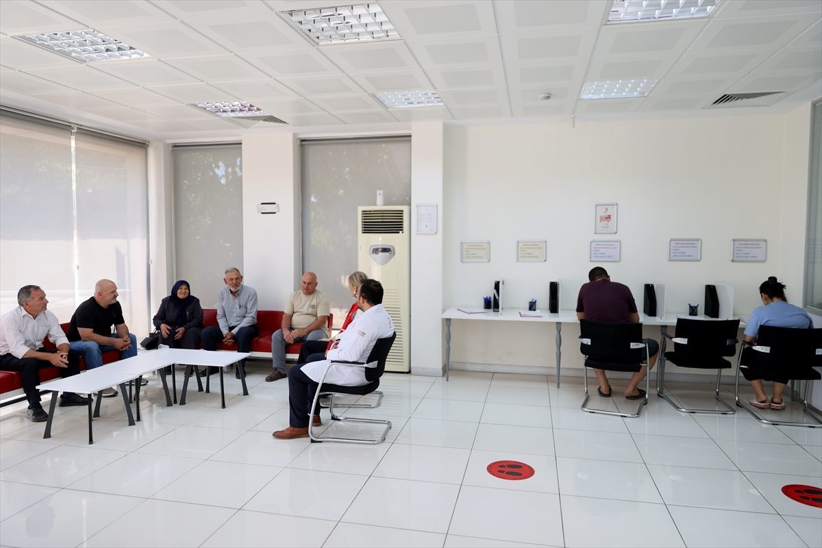 “Altın madalyalı” kan bağışçıları gençlere örnek oluyor
