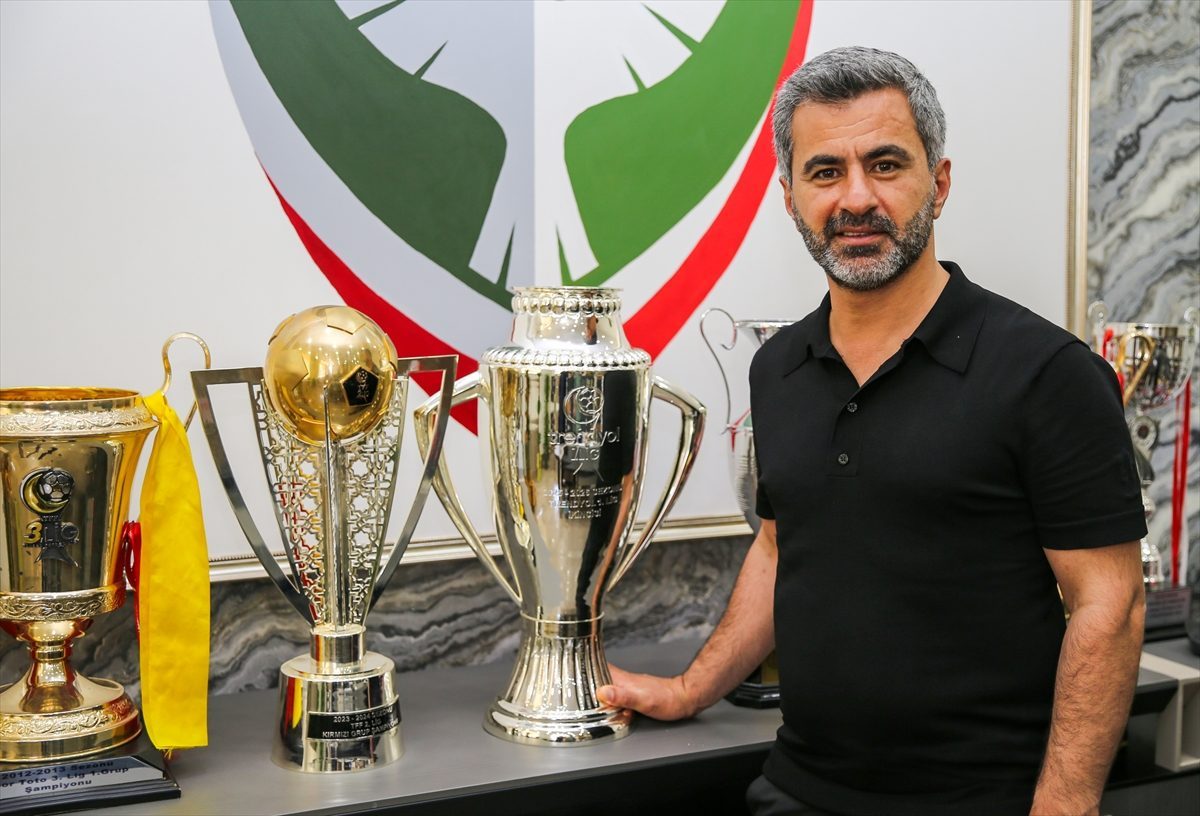 Amed Sportif Faaliyetler, teknik direktörlük için yabancı hoca arayışında
