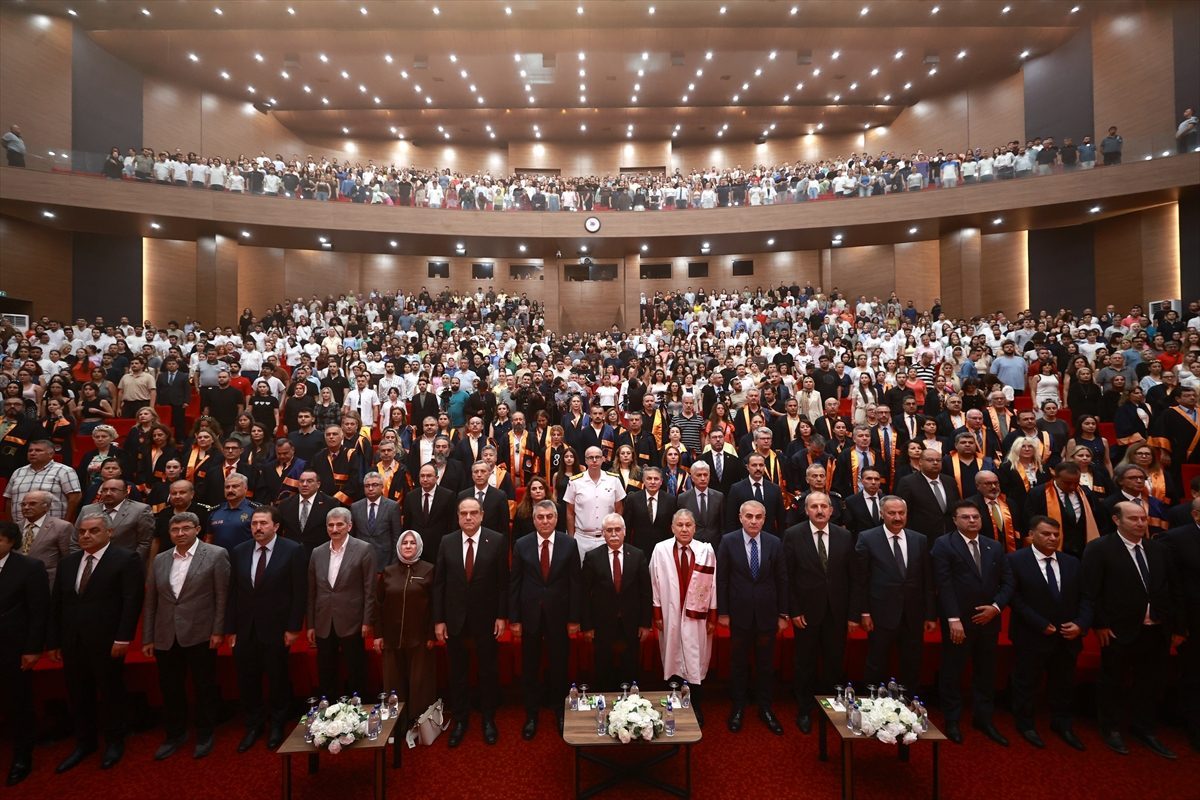 Anayasa Mahkemesi Başkanı Kadir Özkaya, Mersin’de öğrencilerle buluştu: