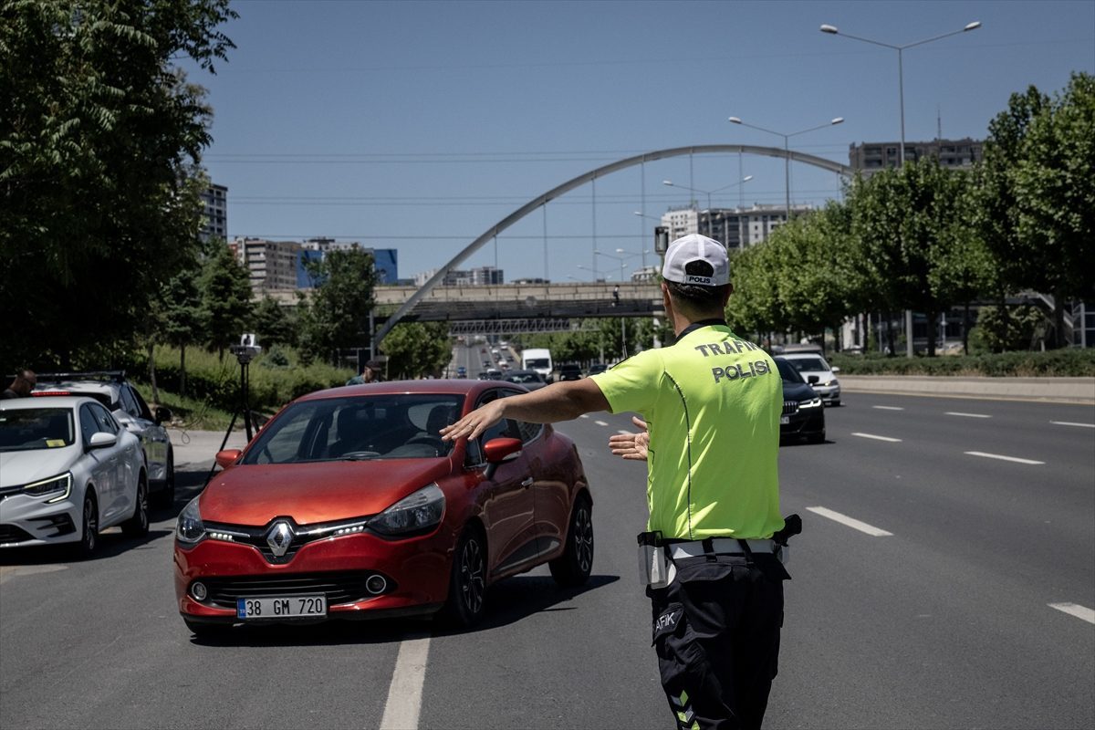 Ankara’da NATO Liderler Zirvesi kapsamında asayiş ve trafik denetimi yapıldı