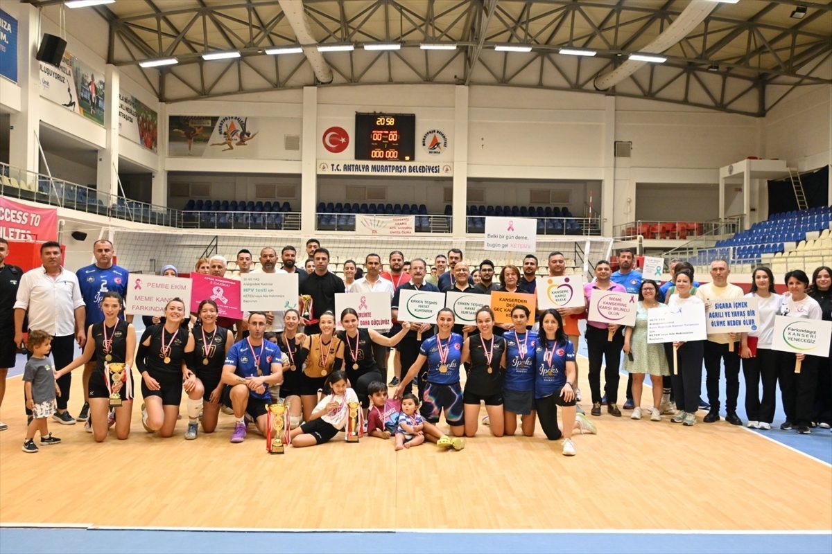 Antalya’da sporcular sağlık için filede buluştu