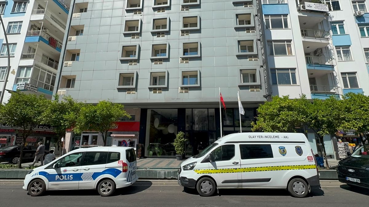 Antalya’da Yunan turist otel odasında ölü bulundu