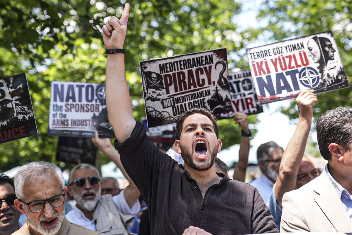 ASTP ve ANFİDAP üyelerinden NATO Zirvesi protestosu