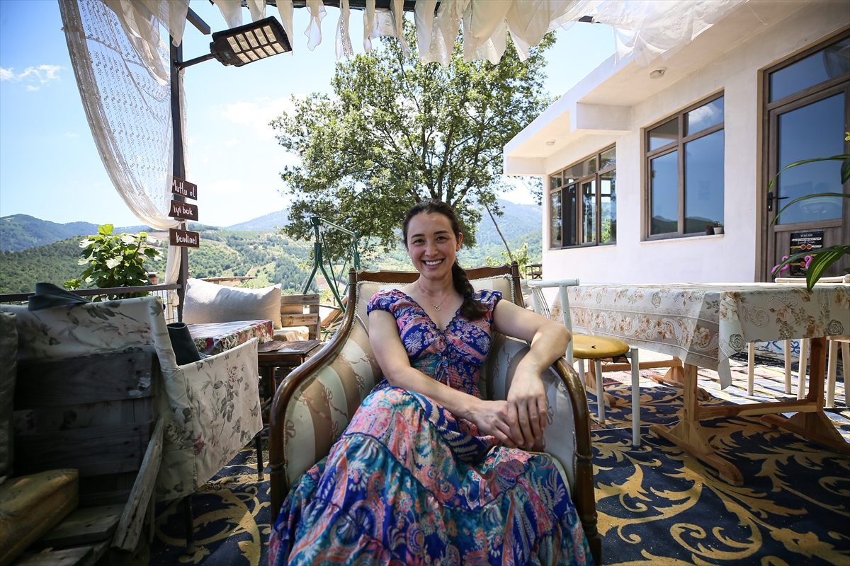 Ata toprağına sahip çıkmak için doğduğu köye kahvaltı evi açtı