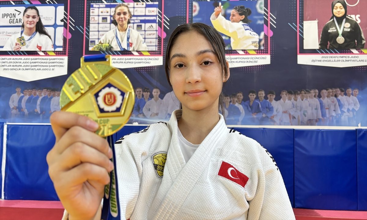 Avrupa Kupası’nda bronz madalyalarla başlayan serisini şampiyonlukla taçlandırdı