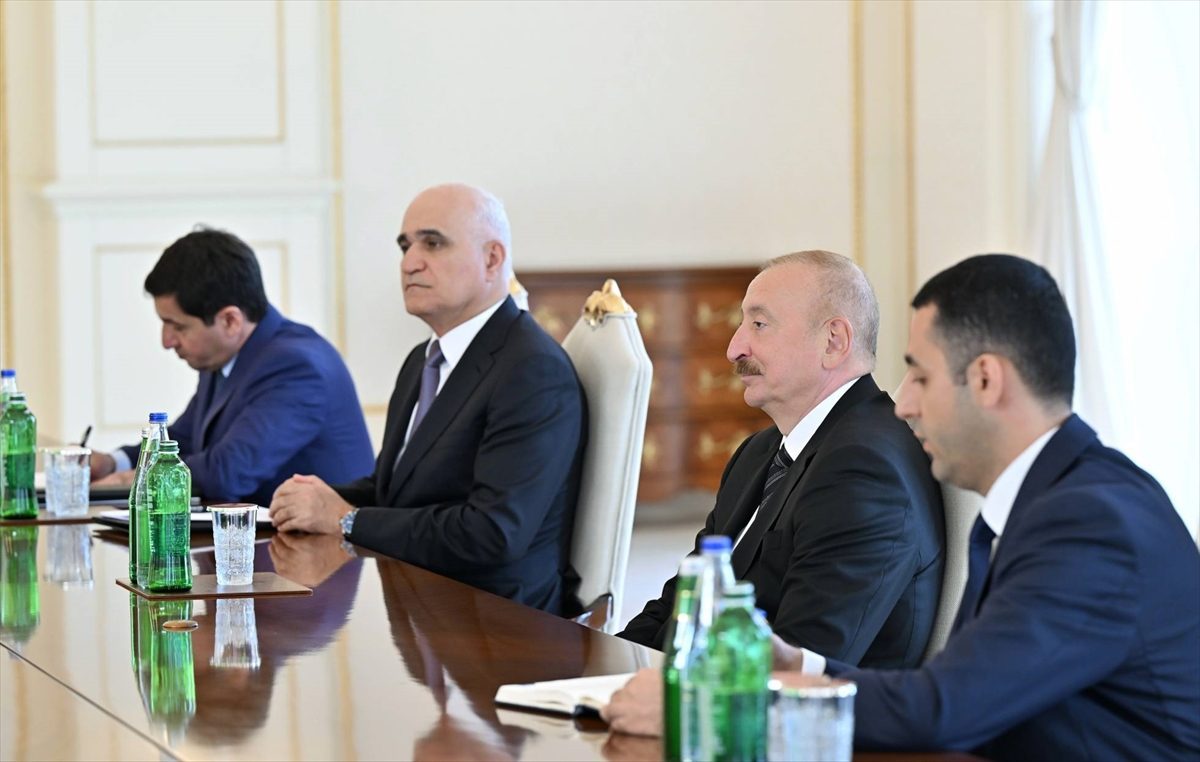 Azerbaycan Cumhurbaşkanı Aliyev, İran Meclis Başkanı Kalibaf’ı kabul etti
