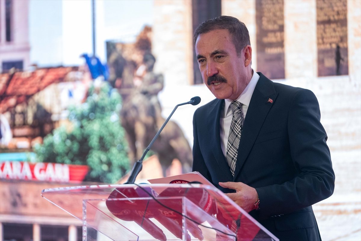 Bakan Bayraktar, enerjide dışa bağımlılığın azaltılması çalışmalarının hız kesmeden devam ettiğini bildirdi: