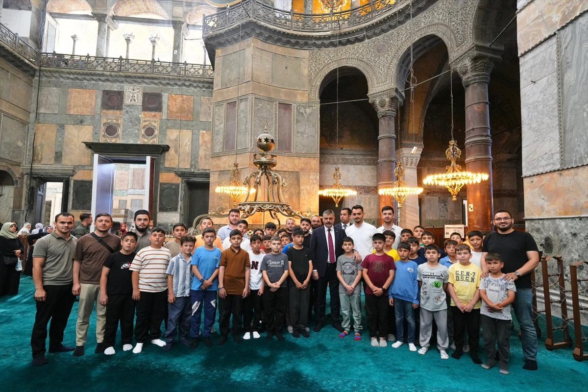 Bakan Çiftçi, Ayasofya-i Kebir Cami-i Şerifi’ndeki restorasyon çalışmalarını inceledi