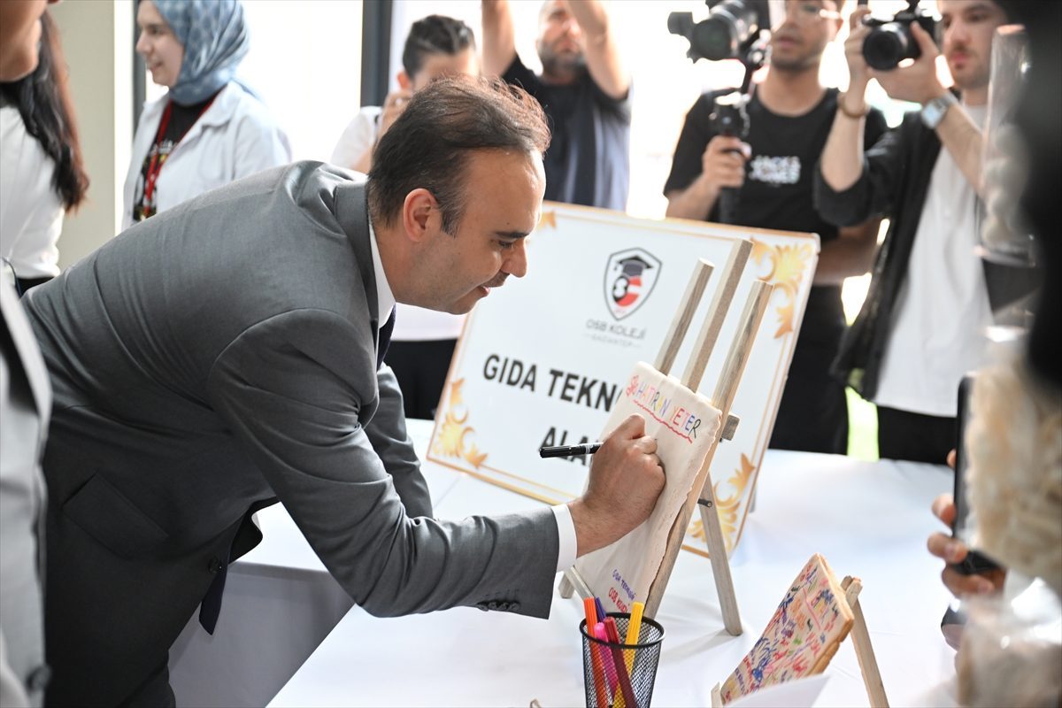 Bakan Fatih Kacır, Gaziantep’te açılış ve protokol imza törenine katıldı: