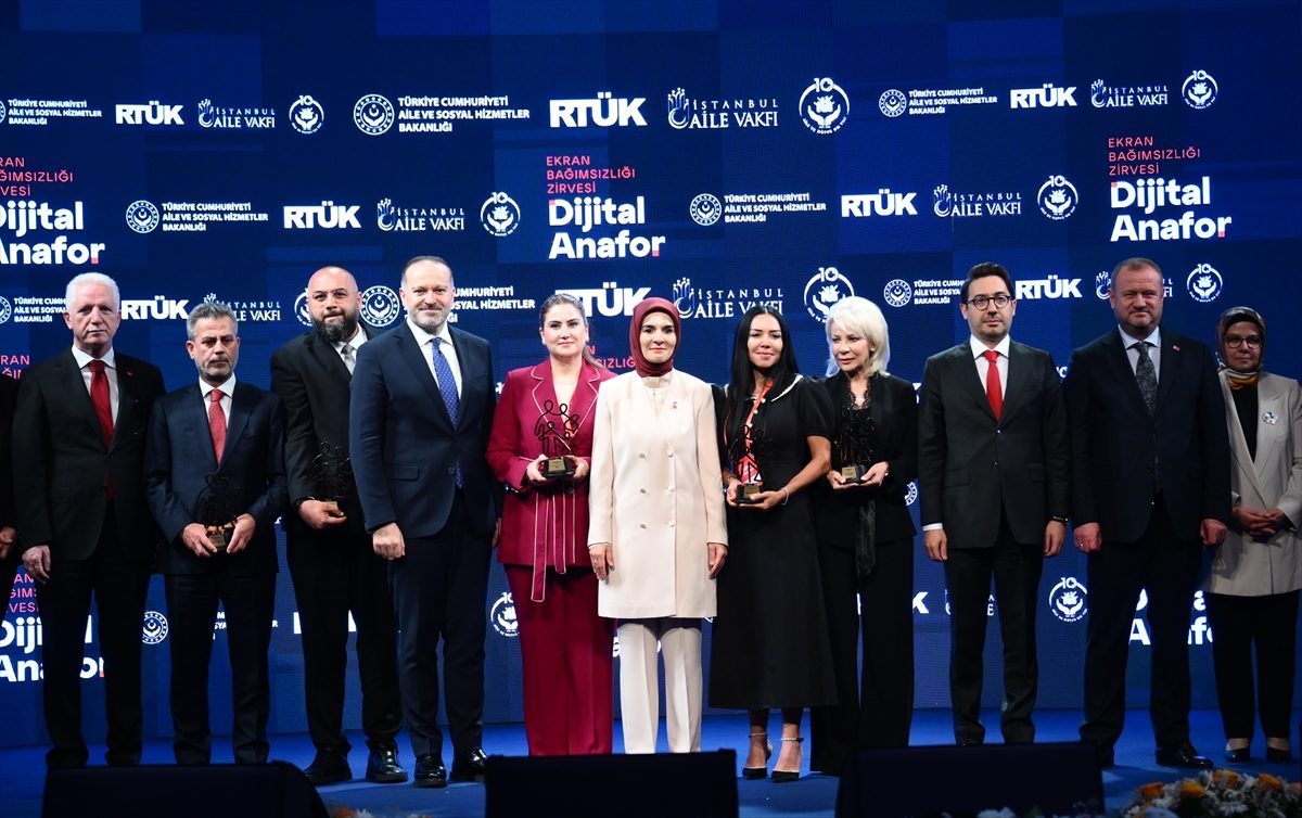 Bakan Göktaş, “Dijital Anafor: Ekran Bağımsızlığı Zirvesi”nde konuştu:
