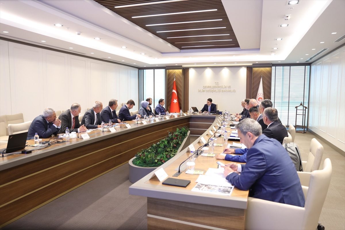 Bakan Kurum’a Pazarlar Belediyesince “fahri hemşehrilik beratı” verildi