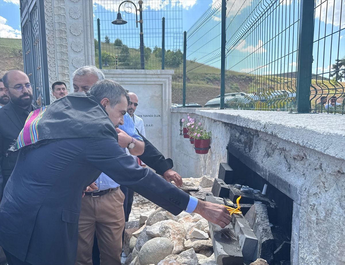 Bakan Tekin, Tunceli’de Sorpiyan Hasan Hüseyin Cem ve Kültür Evi’nde konuştu: