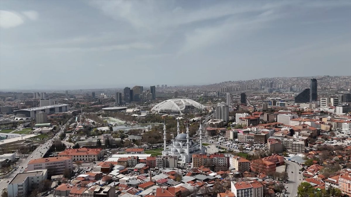Bakanlar Kurum ve Bak’tan Ankara’daki yeni stadyuma ilişkin paylaşım