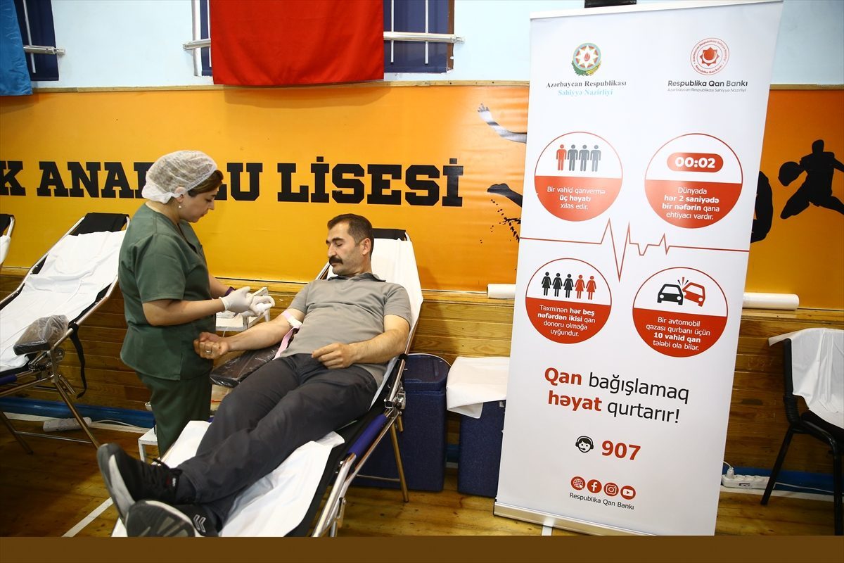 Bakü Türk Anadolu Lisesi’nde kan bağışı kampanyası düzenlendi