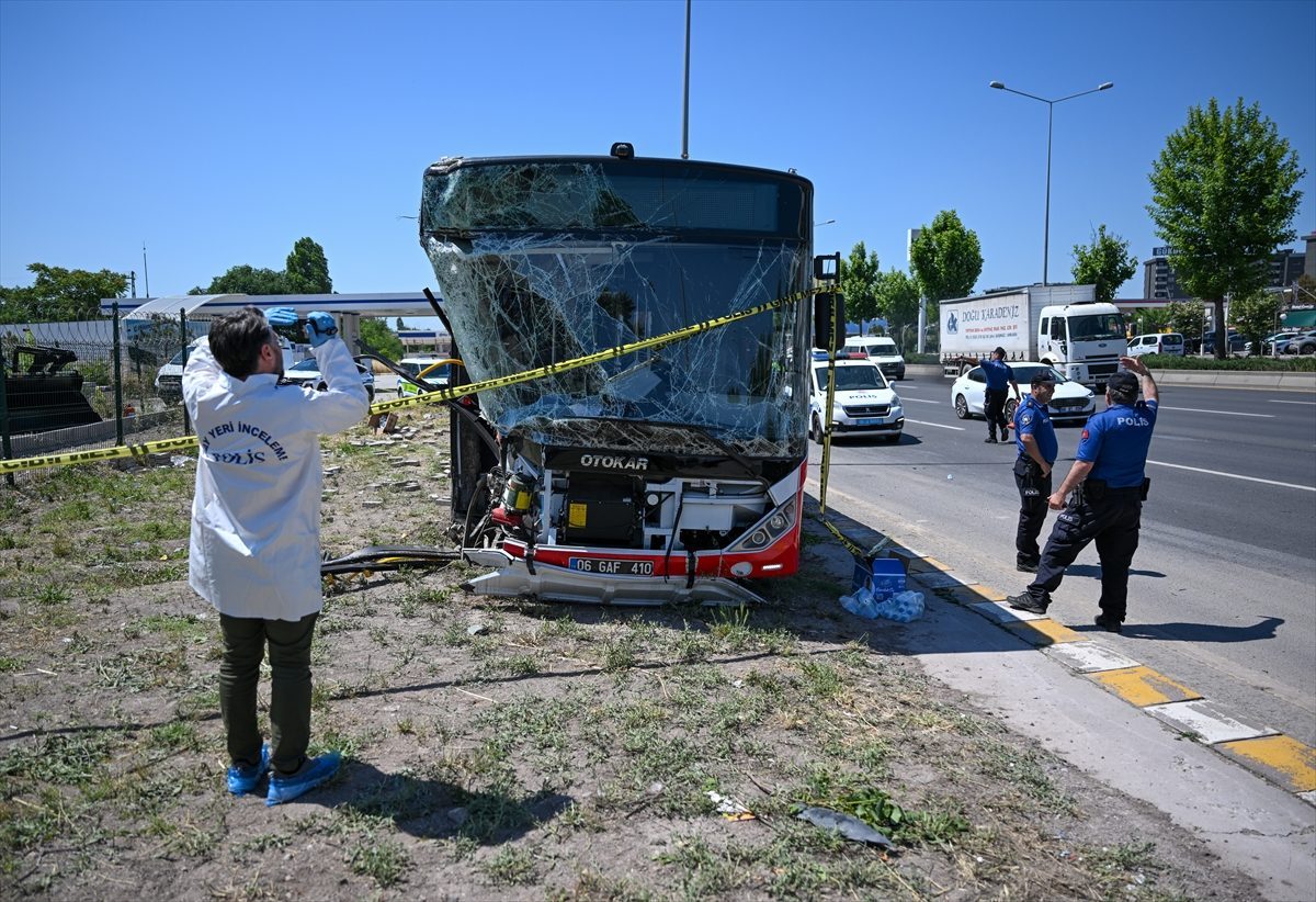 Başkentte EGO otobüsü ile ticari aracın karıştığı kazada 1 kişi öldü, 9 kişi yaralandı