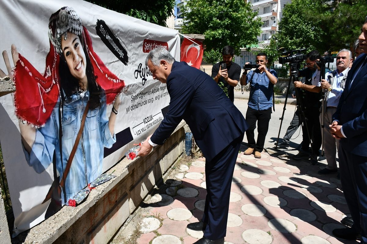 Batman’da terör saldırılarında şehit olan Aybüke öğretmen ve 2 asker için tören düzenlendi