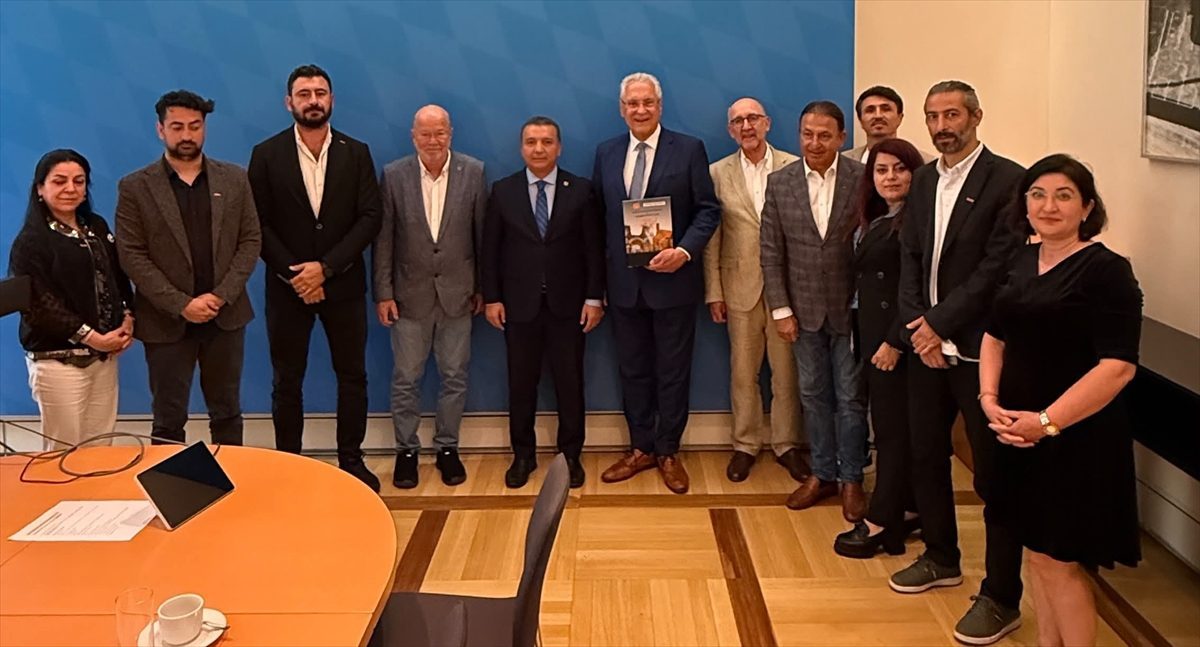 Bavyera Eyaleti İçişleri Bakanı Herrmann, Antalyalı gazetecileri kabul etti