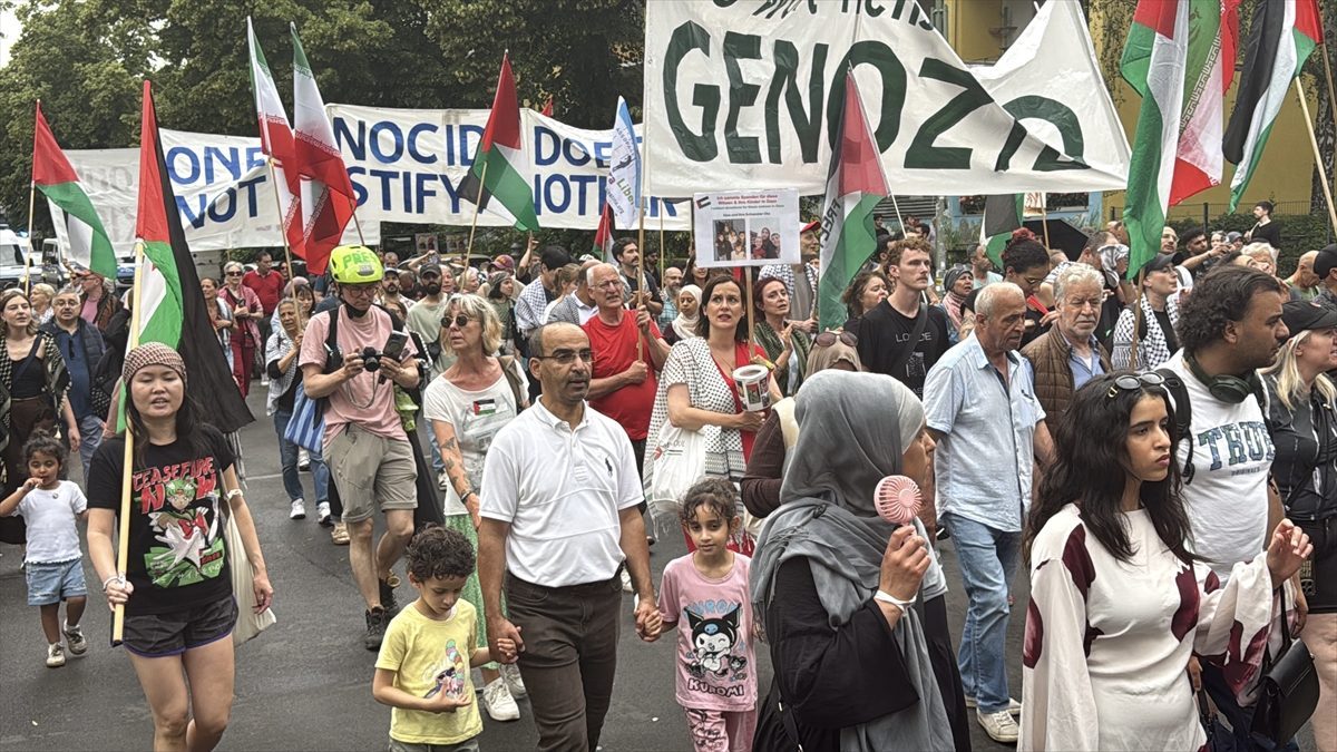 Berlin’de Filistin’e destek gösterisi düzenlendi