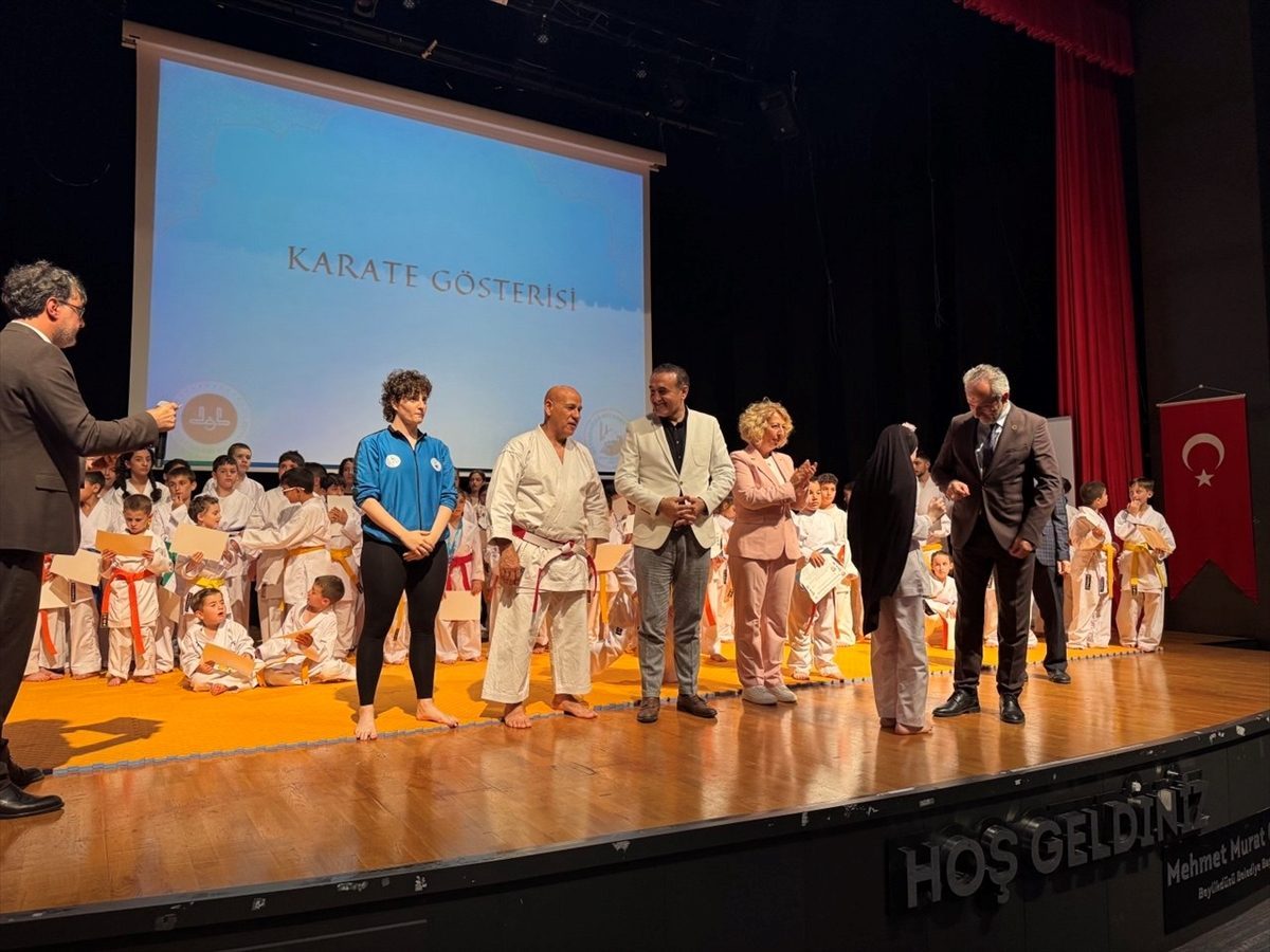 Beylikdüzü’nde genç karatectiler için diploma töreni düzenlendi