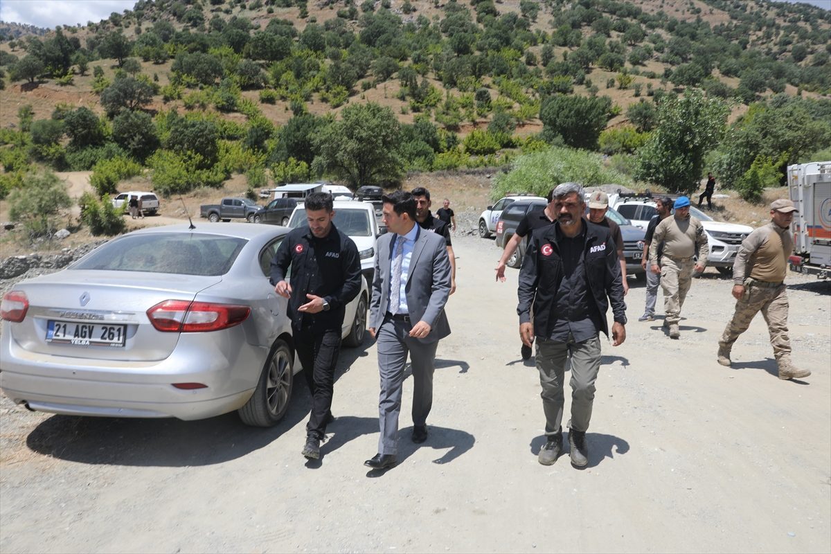Bingöl’de çayda akıntıya kapılan kişiyi arama çalışmaları sürüyor