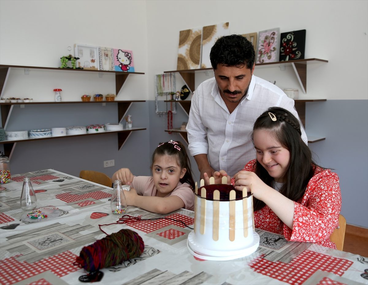 Bitlis’te özel eğitimle down sendromlu öğrencilerin becerileri geliştiriliyor