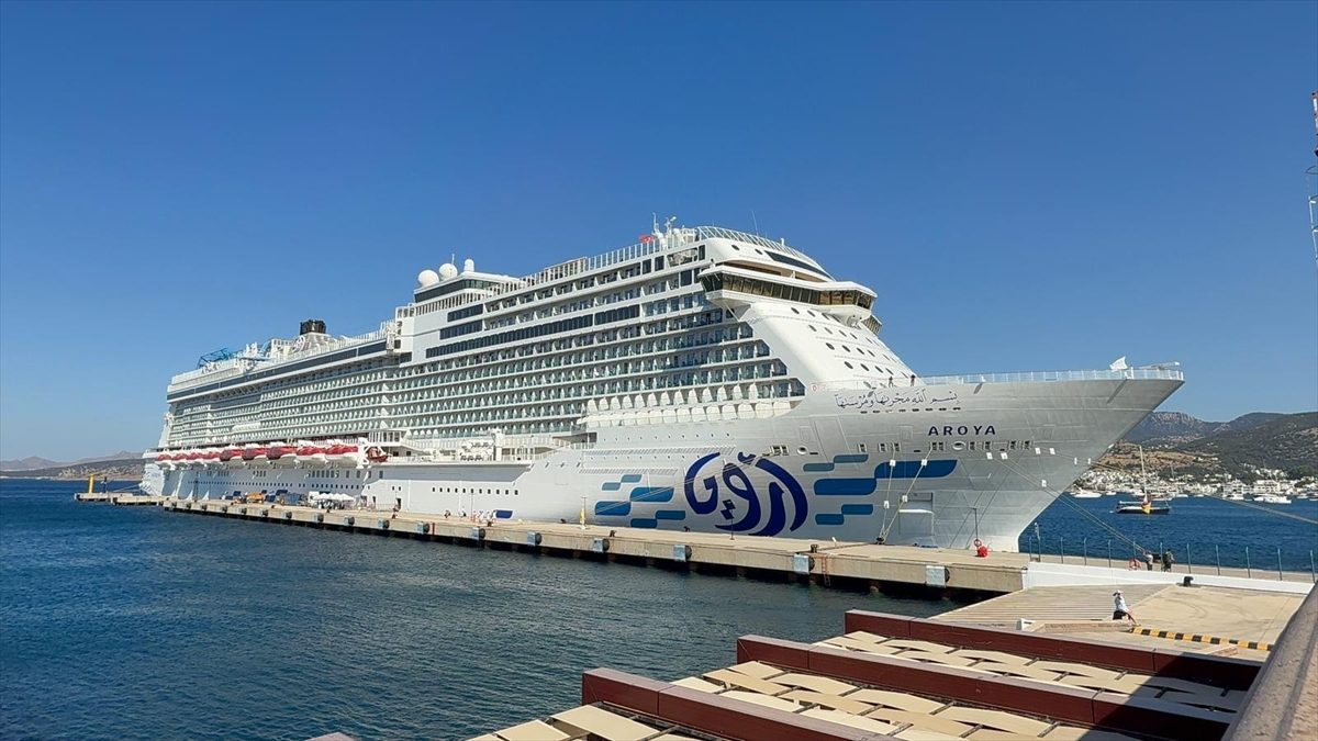 Bodrum’a “Aroya” kruvaziyeriyle 1489 turist geldi