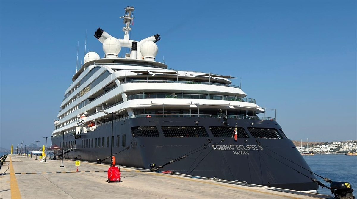 Bodrum’a “Scenic Eclipse 2” kruvaziyeriyle 218 turist geldi