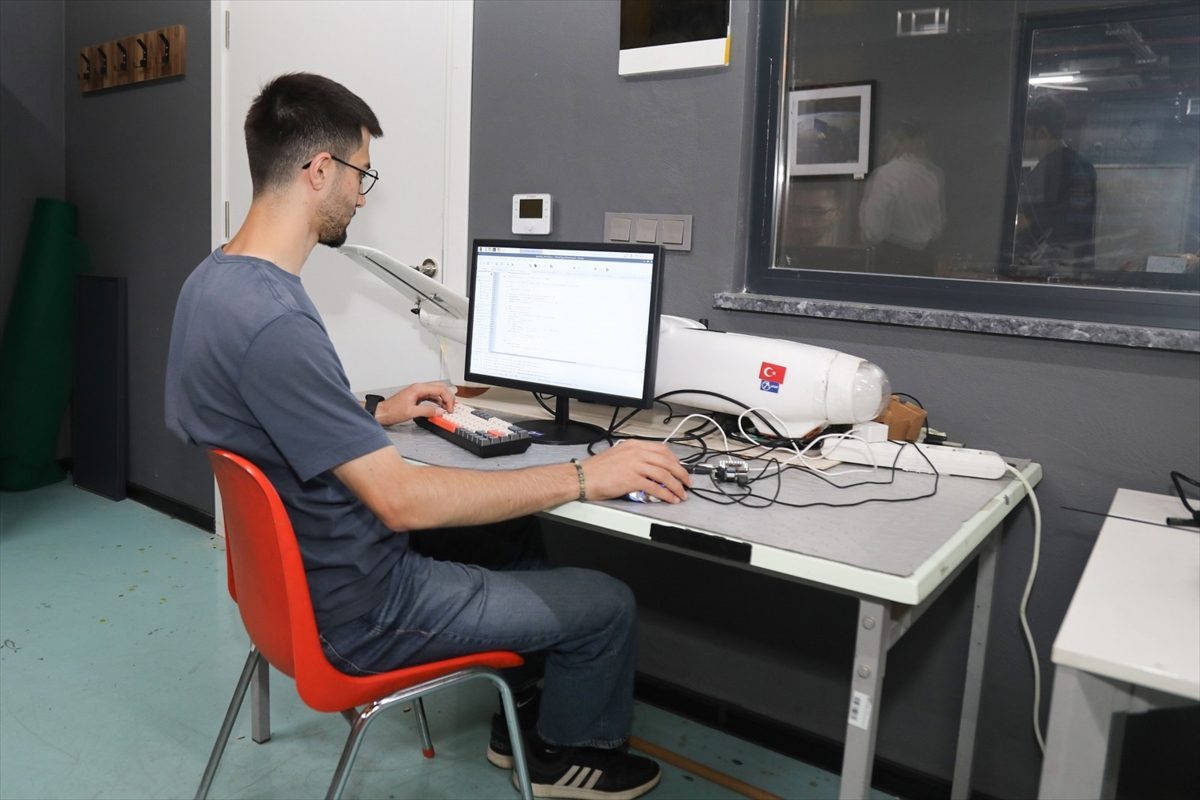 BTÜ’lü öğrenciler uluslararası İHA yarışmasında üçüncü oldu