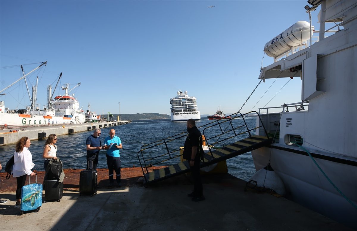 Çanakkale-Limni Adası feribot seferleri başladı