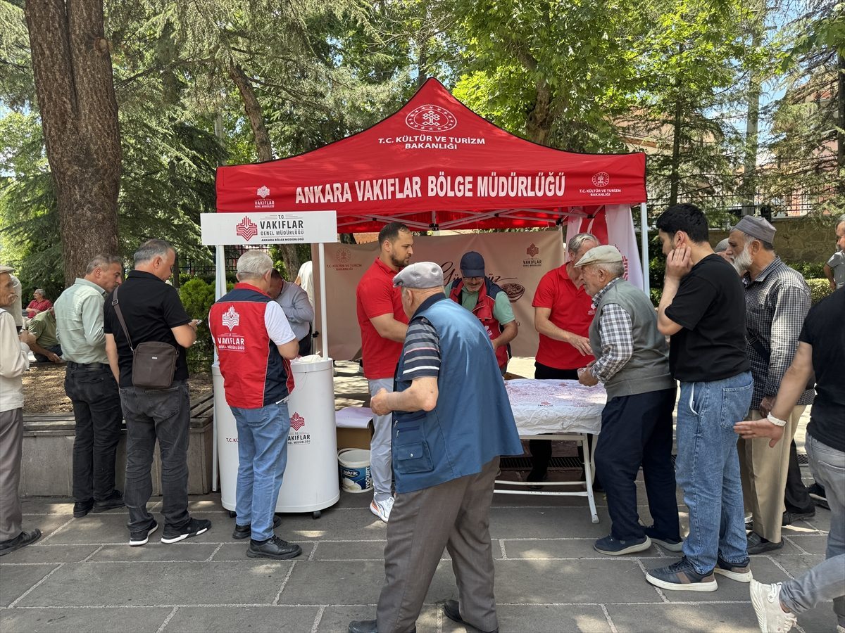 Çankırı ve Kastamonu’da vatandaşlara aşure dağıtıldı