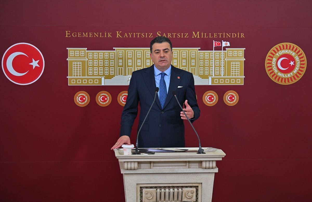 CHP’li Emre, partisinin olağanüstü kurultay kararı alması gerektiğini söyledi
