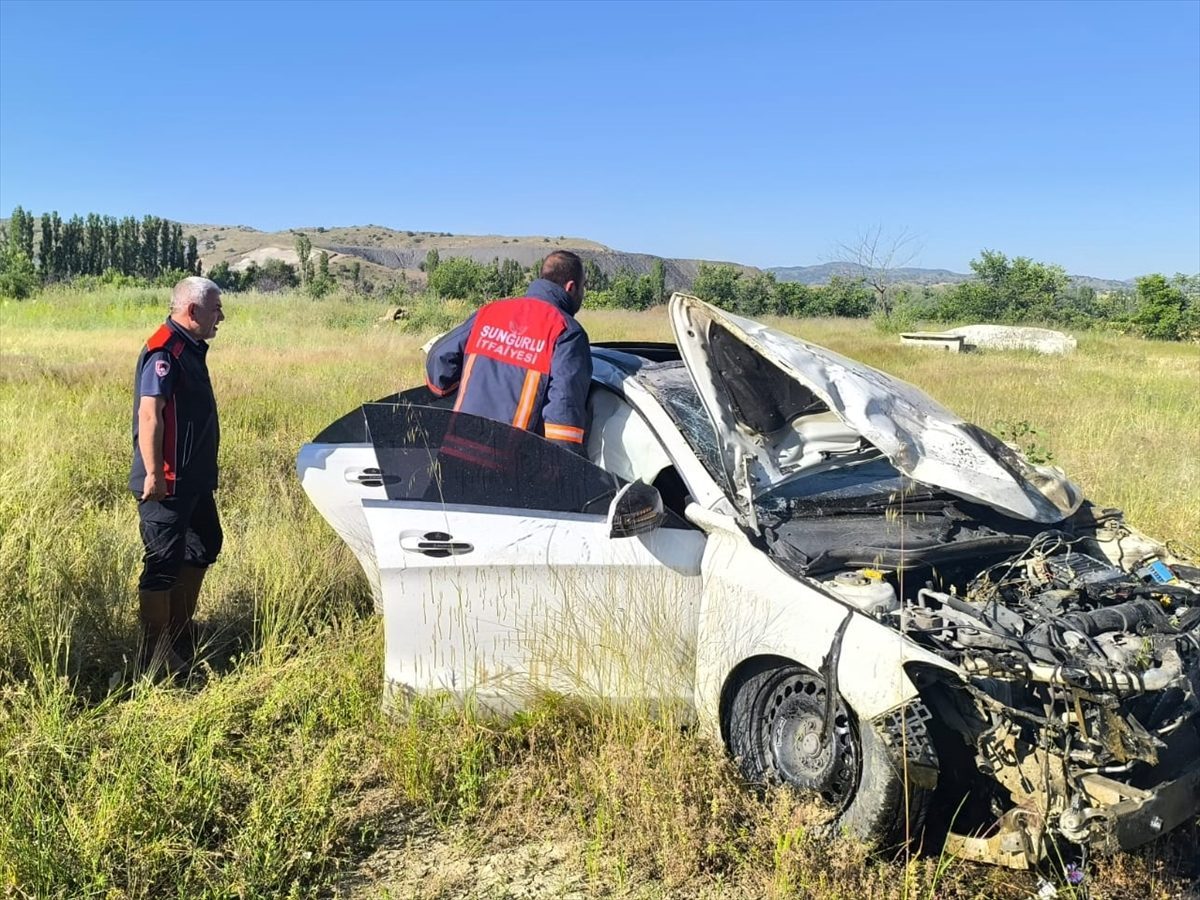 Çorum’da devrilen otomobilin sürücüsü öldü