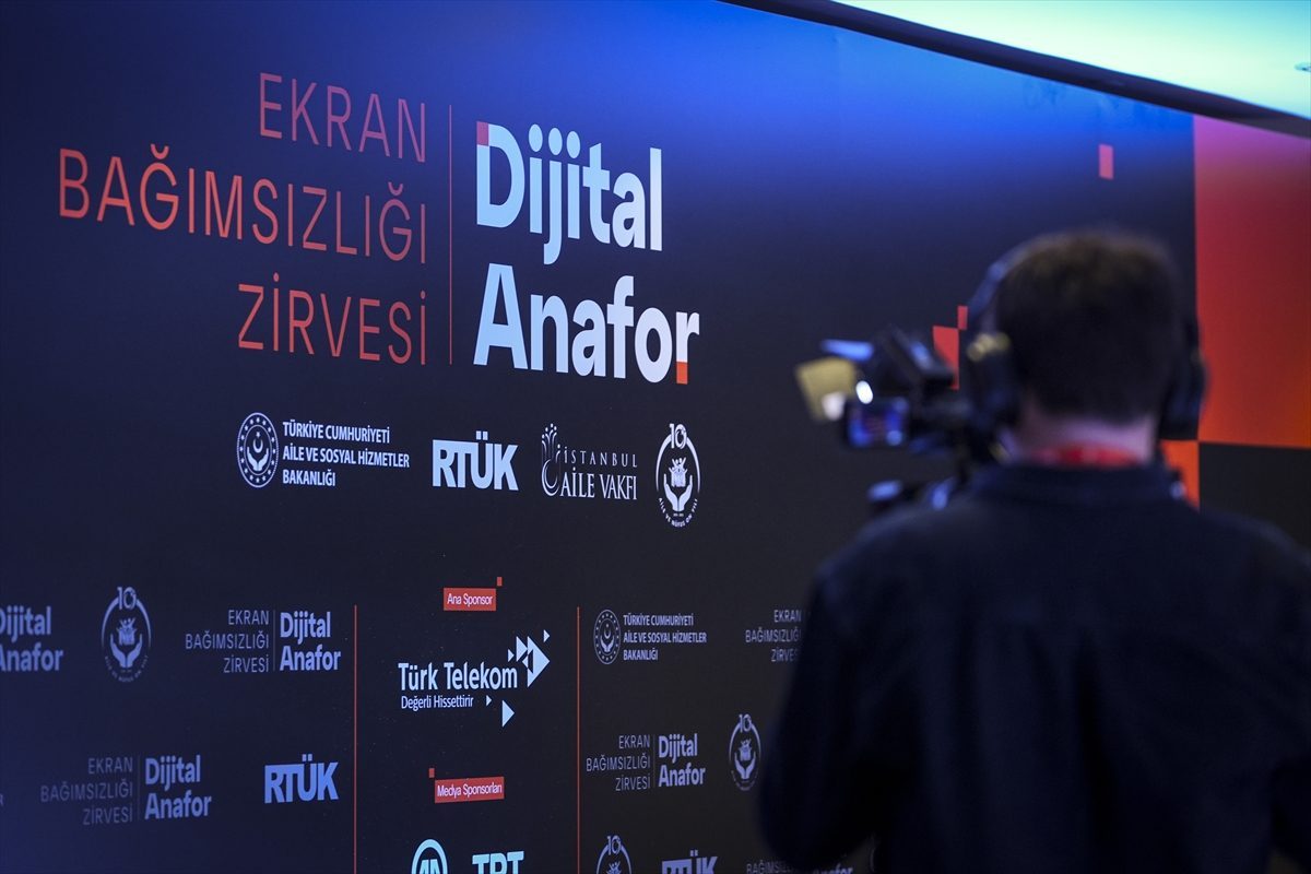 “Dijital Anafor: Ekran Bağımsızlığı Zirvesi” ikinci gününde sürüyor