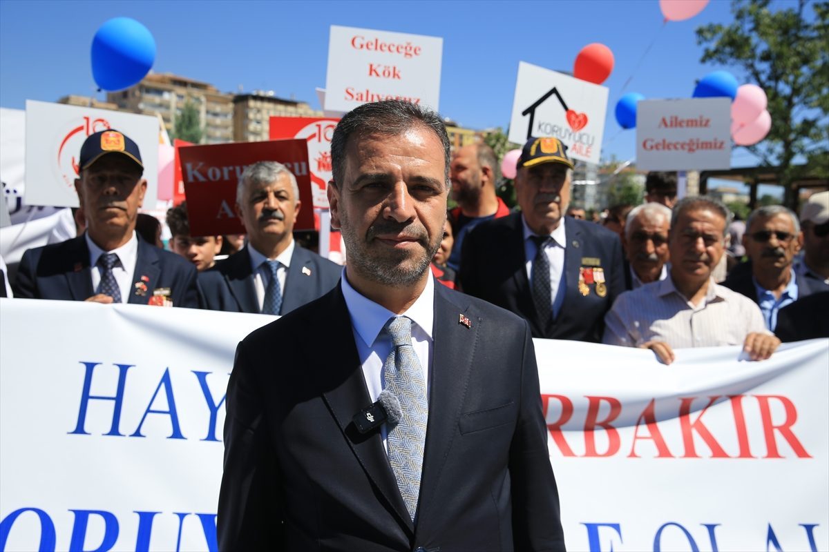 Diyarbakır’da “30 Haziran Koruyucu Aile Günü” yürüyüşü düzenlendi