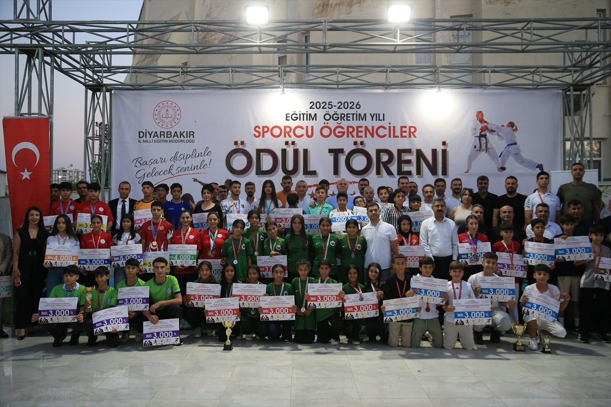 Diyarbakır’da 63 sporcu öğrenci ödüllendirildi