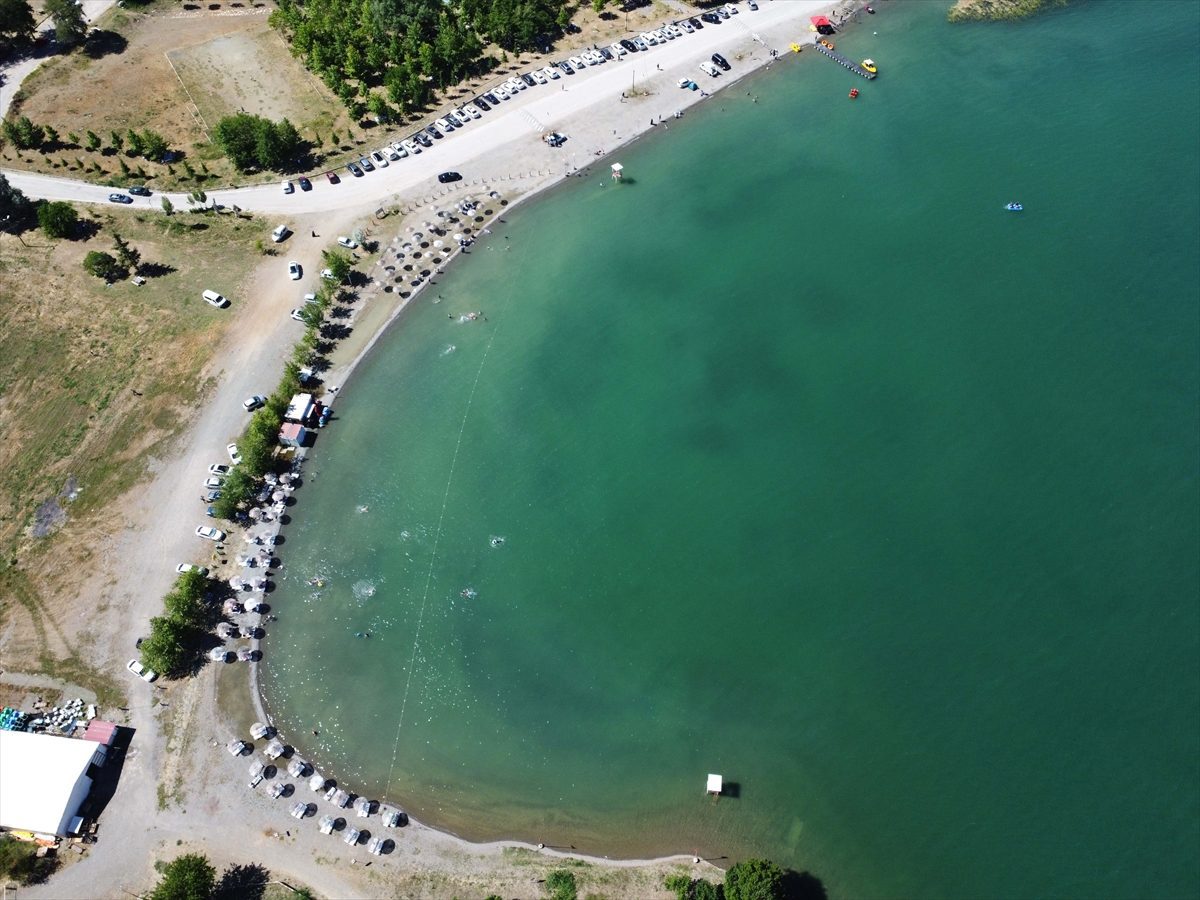 Doğudaki tatilcilerin gözdesi Hazar Gölü’nde hareketlilik başladı