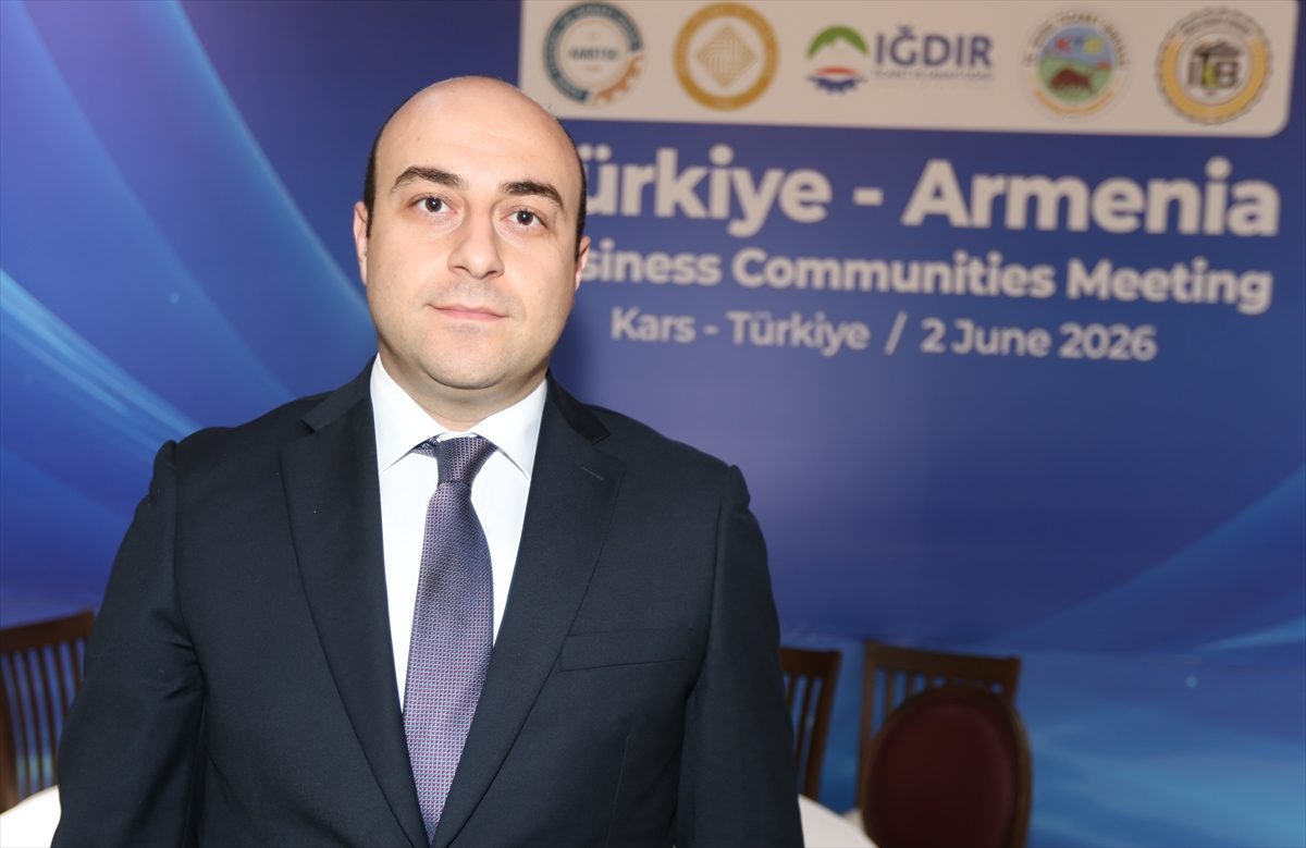 Ermenistan Dışişleri Bakanı Danışmanı Darbinyan’dan Türkiye ile yapıcı diyalog yürütüldüğü mesajı: