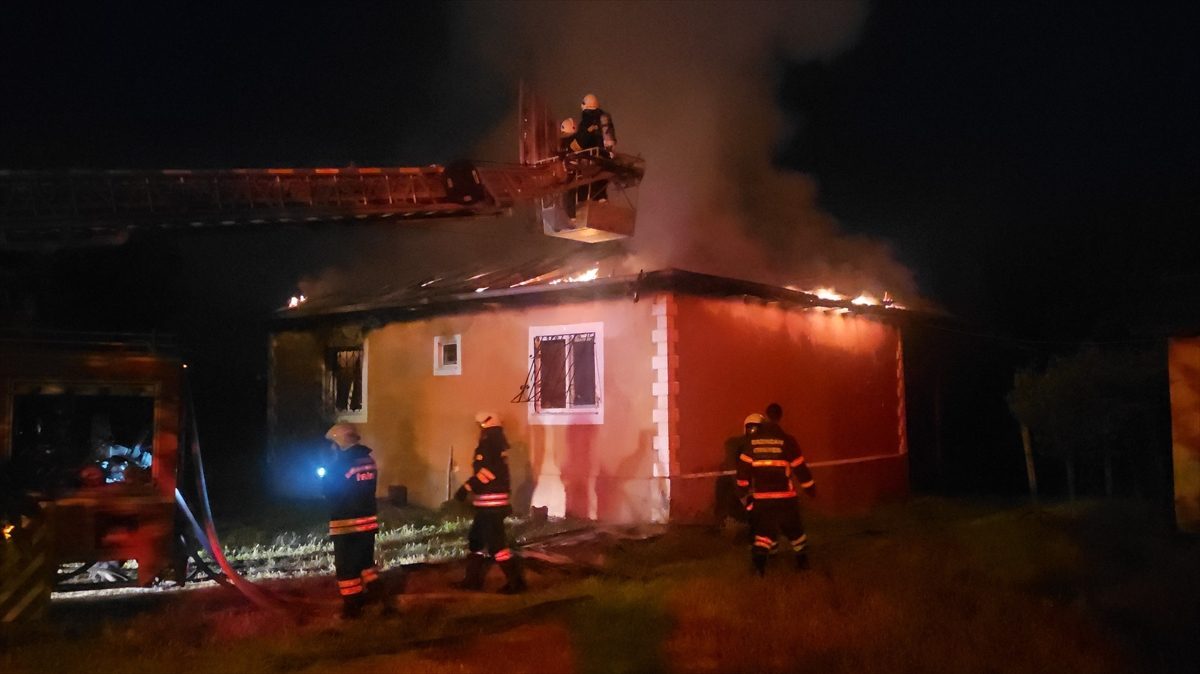Erzincan’da müstakil evde çıkan yangında 1 kişi öldü