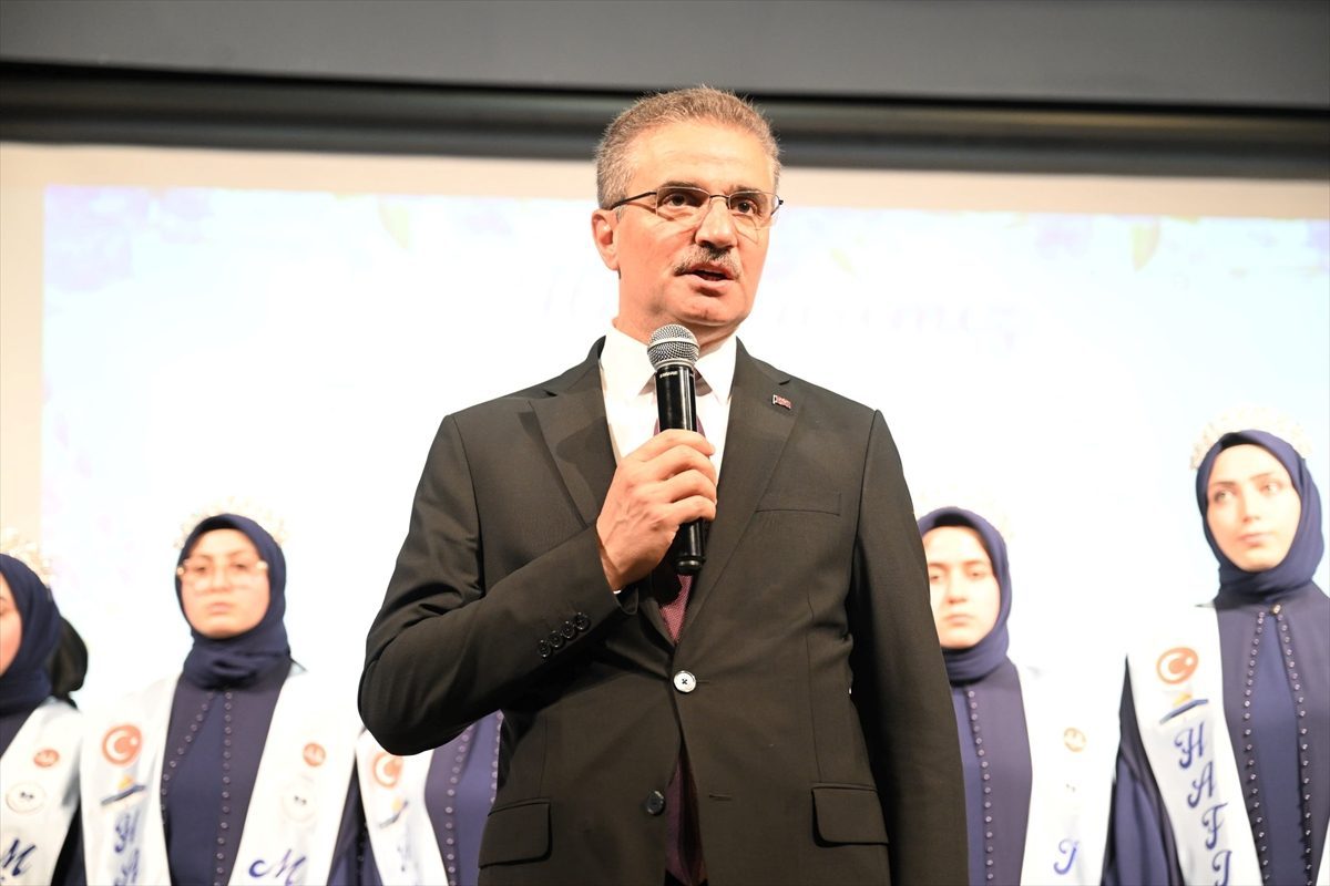 Erzurum’da hafızlığını tamamlayan 75 öğrenci icazet aldı