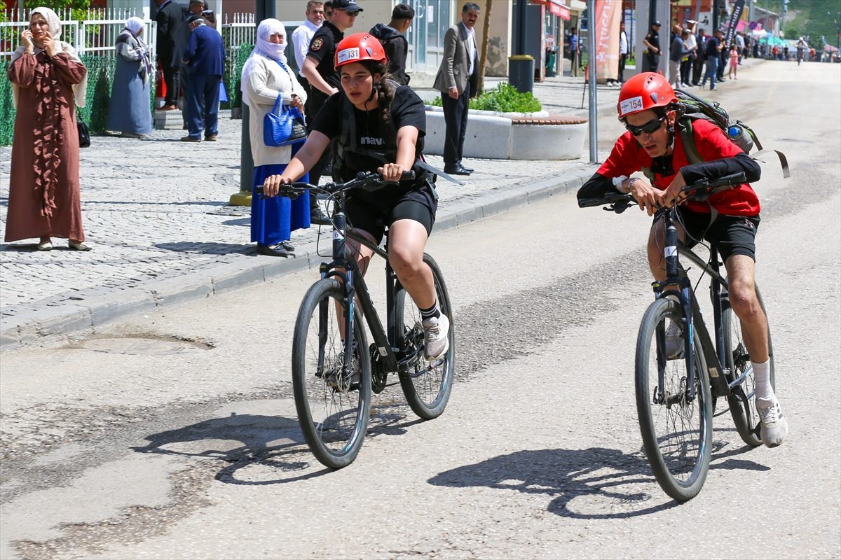 Erzurum’daki PalanExtreme’de 6 ülkeden sporcular, Karayazı’da pedal çevirdi